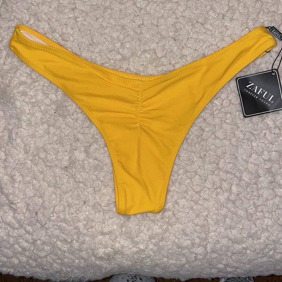 Zaful Forever Young Yellow Bikini Set - Picture 4 of 7